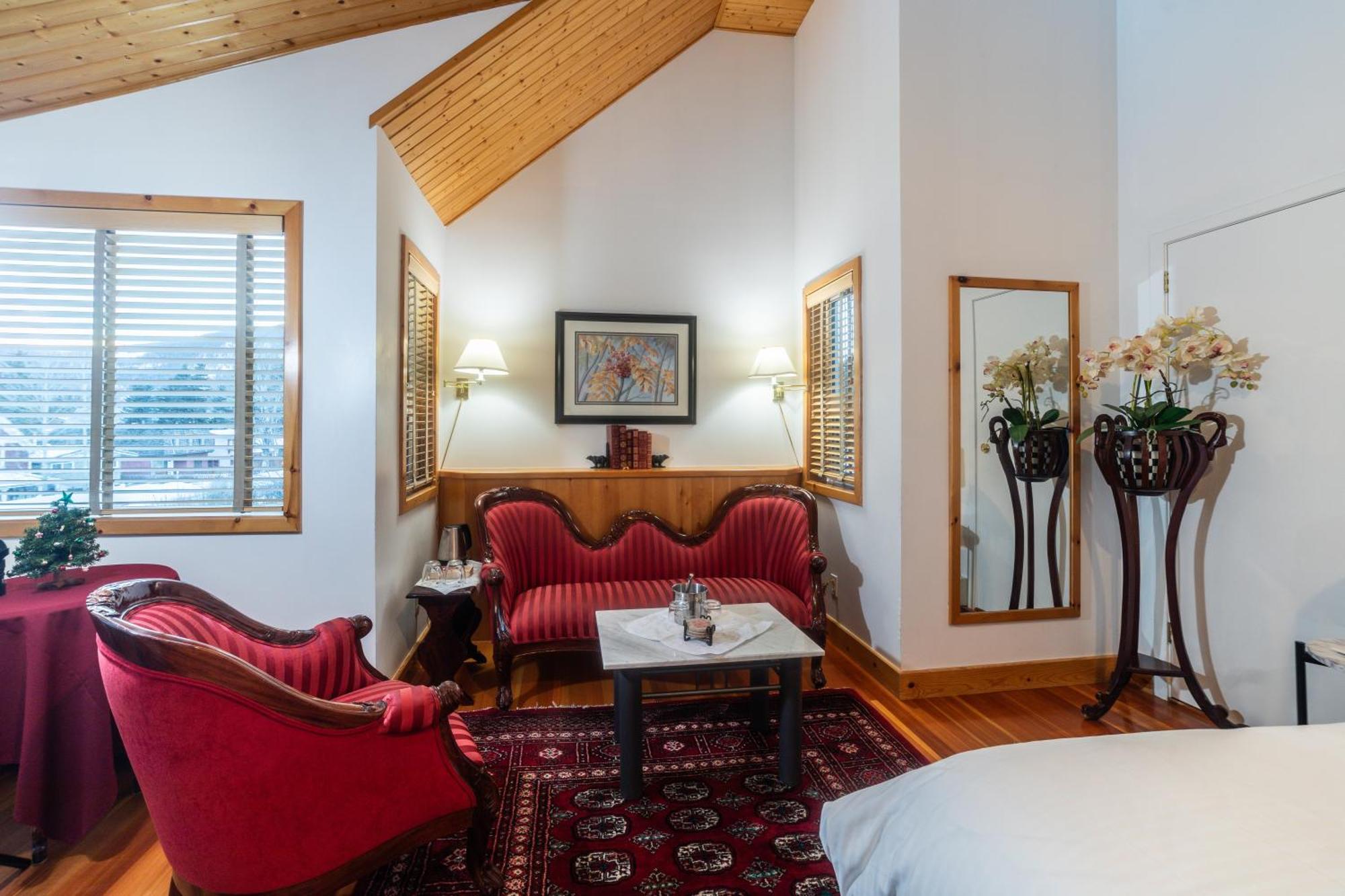 Beaujolais Boutique B&B At Thea'S House Banff Eksteriør billede
