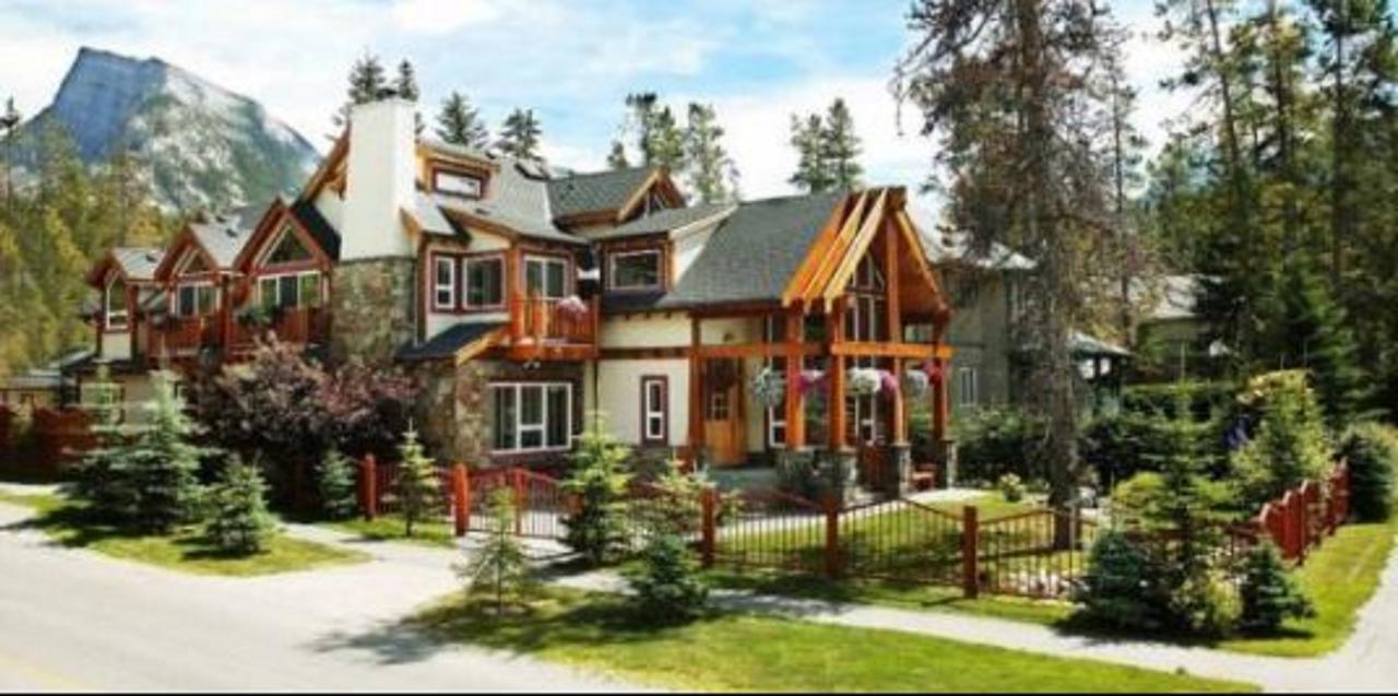 Beaujolais Boutique B&B At Thea'S House Banff Eksteriør billede